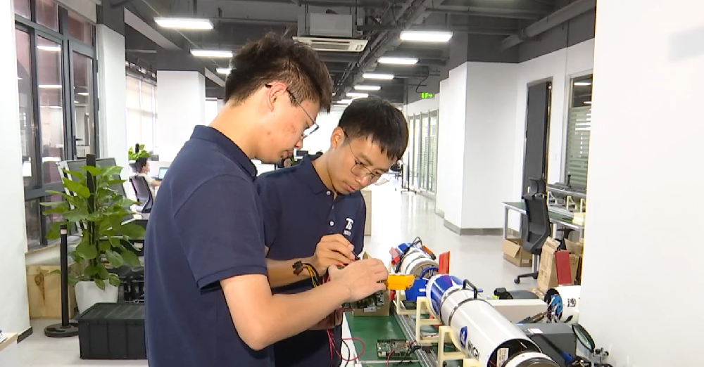 无锡电视台新闻综合频道《联播无锡》栏目聚焦清联智控